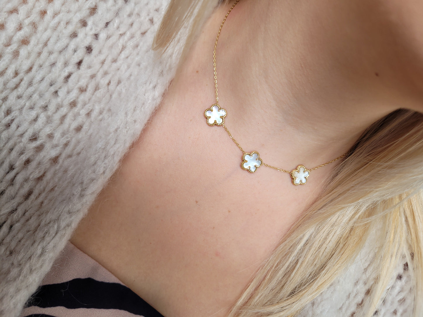 Collier Fleurs Nacrées